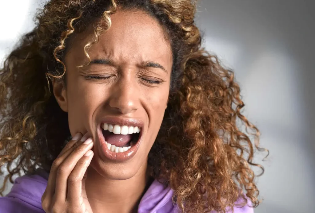When to See a Dentist for Persistent Tooth Pain and Sensitivity Swindon